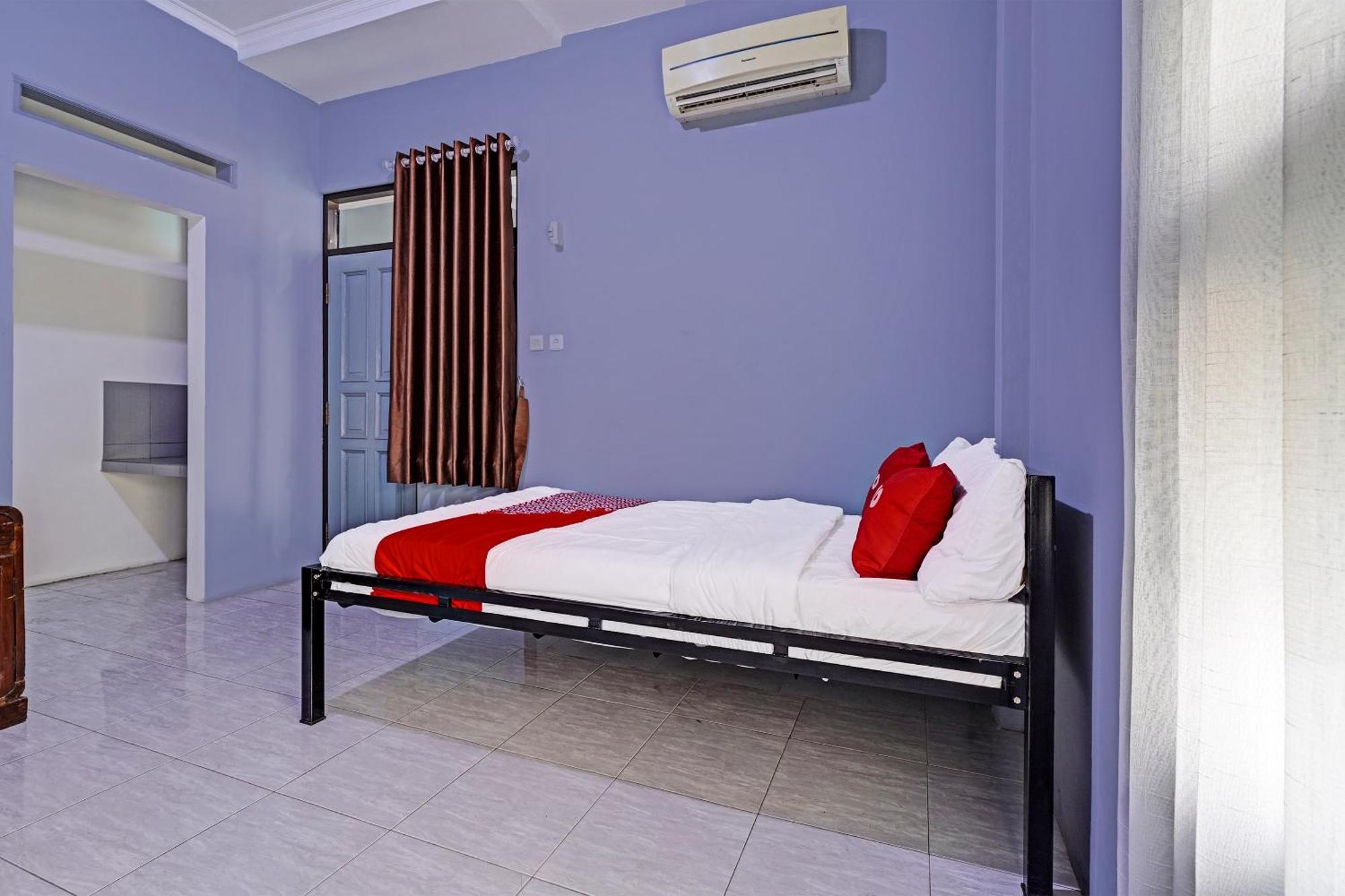 Oyo Life 91592 Aaliya Guest House Syariah Lebakwangi Exterior foto
