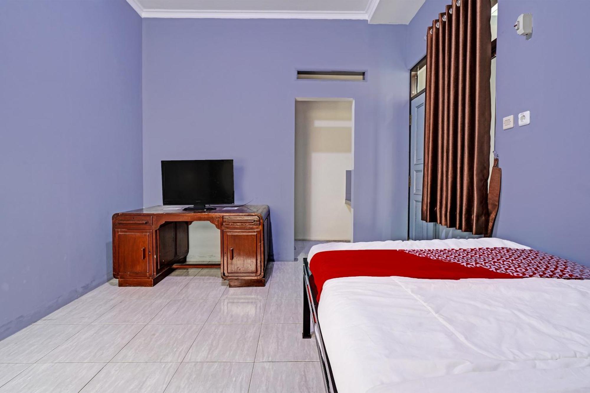 Oyo Life 91592 Aaliya Guest House Syariah Lebakwangi Exterior foto