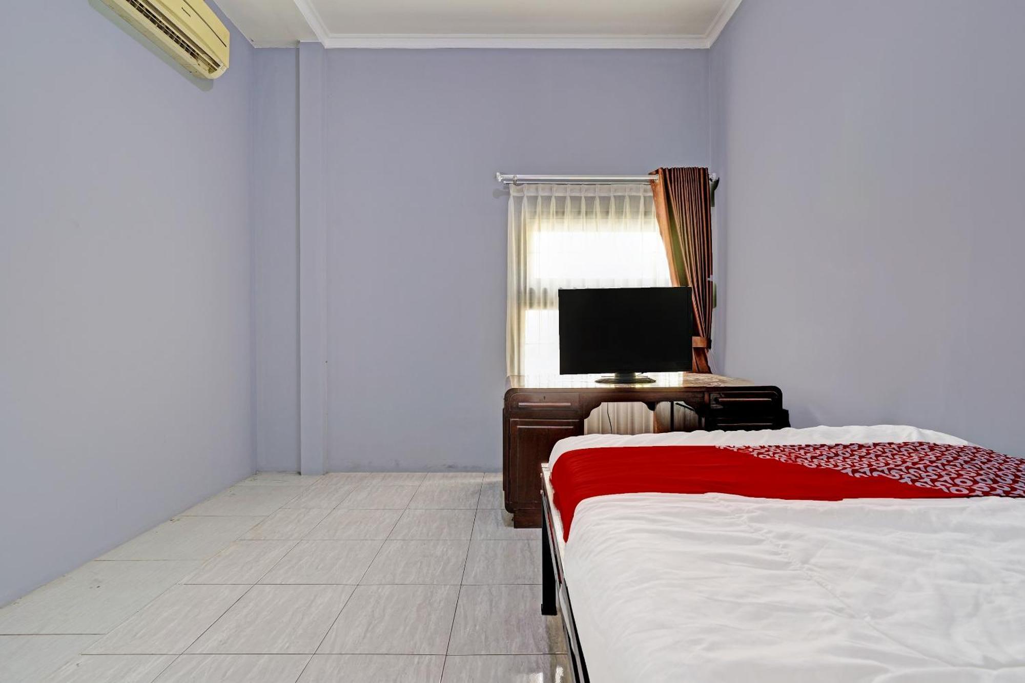 Oyo Life 91592 Aaliya Guest House Syariah Lebakwangi Exterior foto
